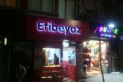Etibeyaz Işıklı Pleksi Kutu Harf Tabela