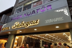 Moda Sukeyna Gold Paslanmaz Kutu Harf Tabela